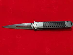 lot 44 image: UZI Pocket Knife