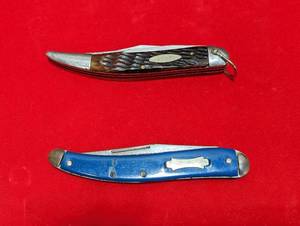 lot 53 image: Two Pocket Knives