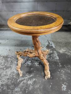 lot 56 image: Plantstand End Table With Live Wood Base