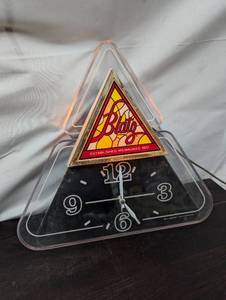 lot 87 image: Vintage Blatz Lighted Clock Bar Sign