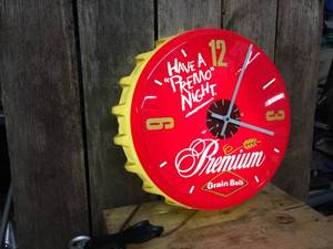 lot 2 image: Vintage Grain Belt Premium Bottle Cap Beer Light