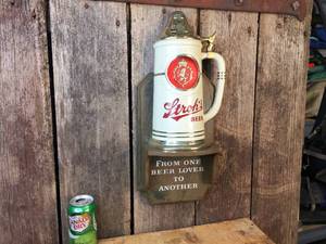 lot 3 image: Vintage Strohs Beer Stein Light