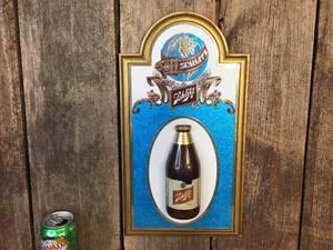 lot 26 image: Vintage Schlitz Bottle Sign - 1977