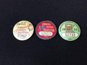 lot 70 image: 3 Vintage Minnesota Chauffeur License - Badge - Pin Back