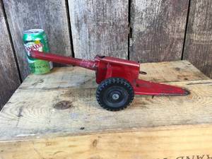 lot 102 image: Vintage Pressed Steel Toy Cannon