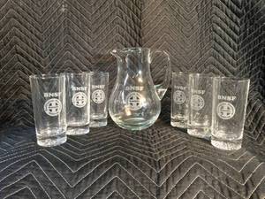 lot 105 image: Vintage BNSF Burlington Northern Santa Fe Drink Set