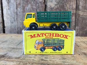 lot 137 image: Vintage Matchbox #4 Stake Truck with Box
