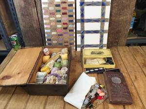 lot 147 image: Antique SewingCrochet Box - Thread - Clark O.N.T