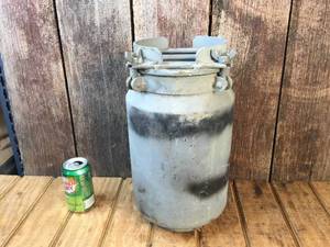 lot 151 image: 1956 Military Black Powder Container MK3
