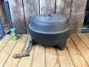 lot 157 image: Antique Cast Iron AGOS Cream Separator