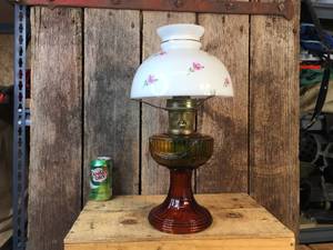 lot 164 image: Antique Aladdin Lincoln Drape Kerosene Lamp