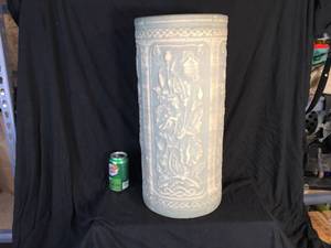 lot 166 image: Vintage Green Brushware Pottery Umbrella Stand