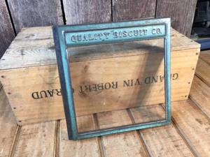 lot 171 image: Antique Quality Biscuit Co. Store Display Top