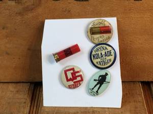 lot 189 image: Vintage Unusual Pinback Buttons