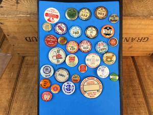 lot 195 image: 1920s-1960s Pinback Union - Milk Producers Buttons
