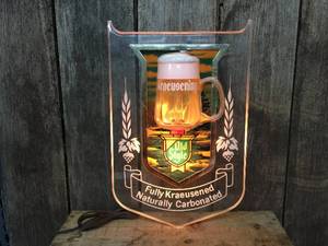 lot 204 image: Vintage Old Style Beer Light - Kraeusening