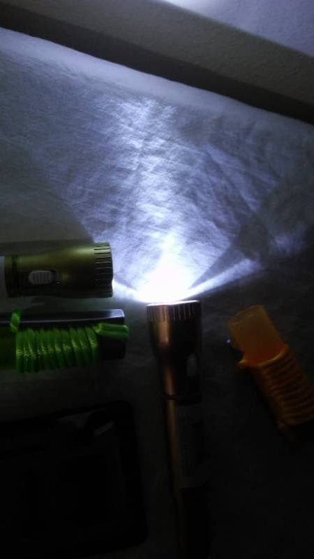 lot 741 image: LED Flashlight Pen (3)