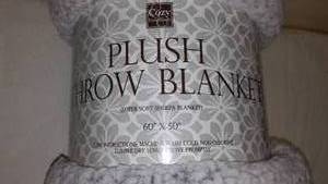 lot 918 image: Two Tone Cotton Sherpa Throw Blanket NEW