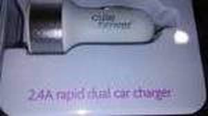 lot 820 image: iHip Cute Power 2.4A Dual USB Car Charger(2)