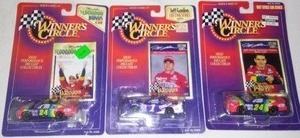 lot 638 image: NASCAR Jeff Gordon Winners Circle 164 Scale