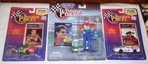 lot 641 image: NASCAR Jeff Gordon, Winners Circle, 164 Scale (3)