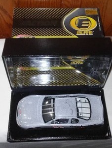 lot 793 image: NASCAR Kevin Harvick No 29. GM Goodwrench, Test Car.