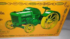 lot 658 image: John Deere 1923 Model D.