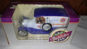 lot 659 image: Studebaker Delivery Truck 1916 Gold Medal Flour.
