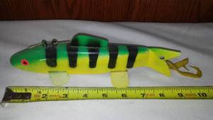 lot 675 image: Spear Fishing Decoy