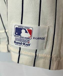 lot 33 image: New York Yankees Vintage Baseball Jersey  Shirt - Size XL, Made by Medalist Sand-Knit in Berlin, WI - Official MLB Apparel, retrovintage