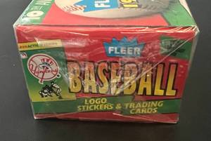 lot 60 image: 1990 Fleer Baseball Complete Factory Sealed Set