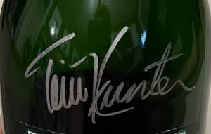 lot 5B image: Tori Hunter Signed Champagne Bottle from Minnesota Twins Locker Room Celebration2010 Division Win, PSA Authenticated