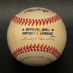 lot 6B image: Eddie Murray Signed Baseball with Authentication - Hall of Famer Baltimore Orioles
