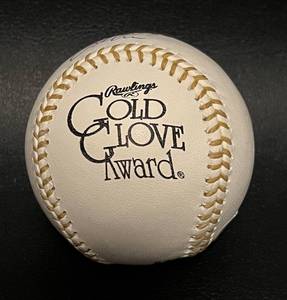 lot 7B image: Joe Mauer Signed Baseball PSA Authenticated - Minnesota Twins Gold Glove Award Baseball