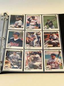 lot 73 image: Minnesota Twins Team Card Sets - 1990, 1991, 1992 Upper Deck