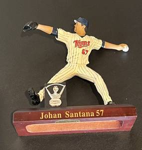 lot 103 image: Johan Santana 2004, 2006 Cy Young Award Winner Commemorative Figurine Minnesota Twins