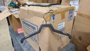 Box of 200 18 Hangers