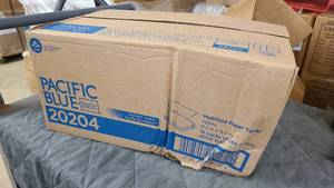 Box of Multifold Paper Towels