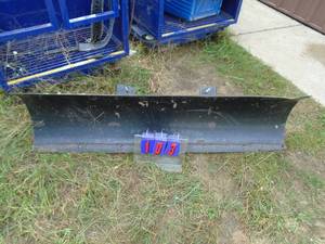 Push blade & mounting bracket for atv Bracket needs to be welded. As shown.