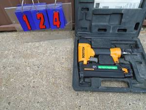 Bostich air nailer. Looks nearly new. As shown.