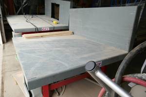 lot 4 image: 2,000 lb capacity 90 degree Electric Tilt table