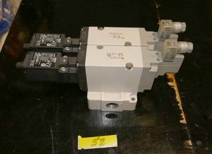 lot 52 image: SMC Valve unit VP744-5DZ1-04N with Omron limit switch D4N-9B31
