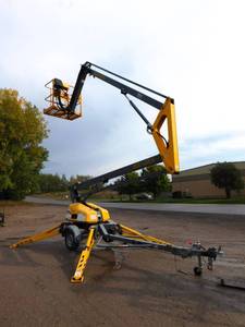 lot 5 image: 2004 Biljax K13 Towable Boom Lift