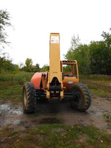 lot 9 image: 2004 Lull 644E-42 Telehandler - FOR PARTS ONLY