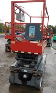 lot 17 image: 2016 SkyJack SJIII3219 Scissor Lift