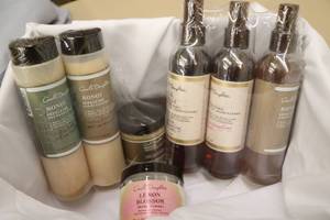 lot 36 image: CAROLs DAUGHTER 2 shampoo & leave-in conditioner sets (repairreplenish) & Body Cream