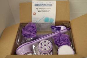 lot 91 image: NEW Spin Spa Body Scrubber - Clean & Exfoliate