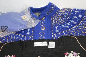 lot 92 image: 2 Nice RamieCotton Sweaters (New) Blk - L  Blue XL