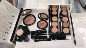 lot 101 image: Michael Maron Mojave Magic Beauty Products #2