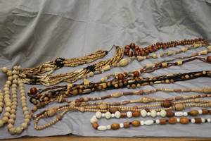 lot 106 image: 10 Wood & Bead Fashion Necklaces